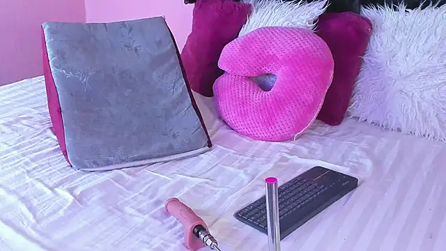 cloe bridgee online show from March 2, 7:15 am