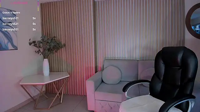 AlessaRomero online show from December 4, 9:04 pm