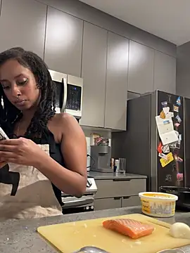 Your Paris online show from March 14, 5:52 am