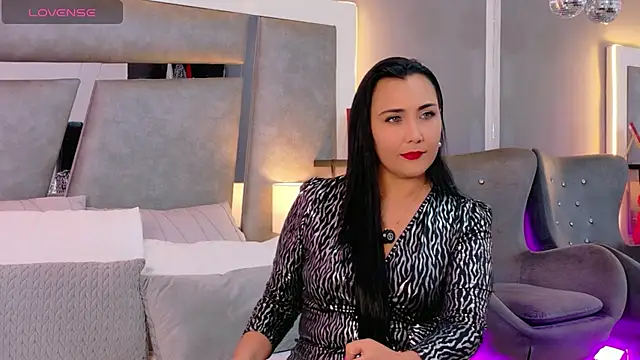 Evangeline Taylorr online show from December 1, 10:19 am