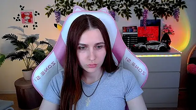 AliceCharmy online show from May 15, 3:59 pm