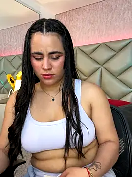 Brenda Garcia online show from November 6, 8:26 pm