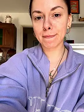 Luccreccia  online show from April 2, 3:09 pm