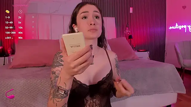 Amy-Parrish online show from February 28, 9:14 pm