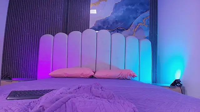 hot dione online show from March 27, 7:14 pm