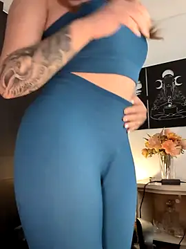 maliciaworld online show from September 26, 7:33 pm