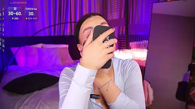 LunaNight online show from December 16, 9:31 pm