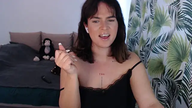ViviRoses online show from May 8, 9:45 am