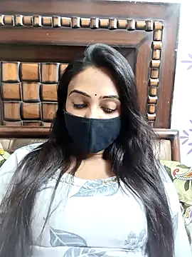 Yours-Bebo online show from April 13, 6:30 pm