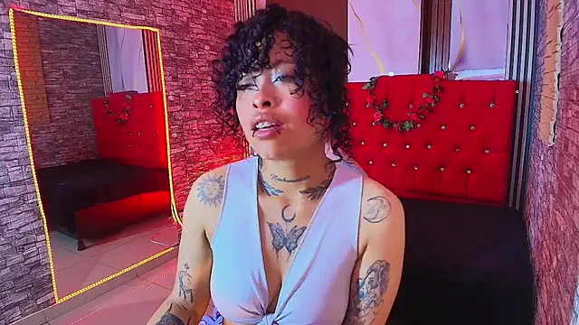 miahernadez303av online show from November 13, 4:11 am