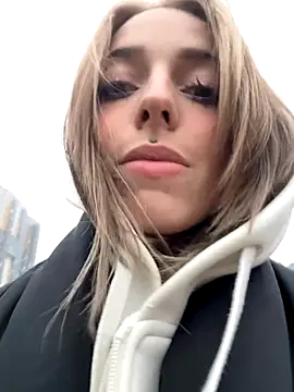 LoraaDoll online show from October 27, 1:39 pm