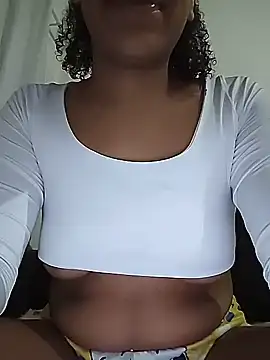 Julia Pretinha online show from December 4, 1:08 am