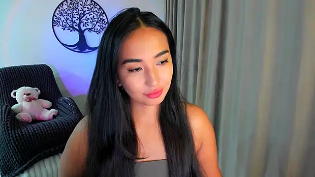 worldofkim online show from September 23, 9:57 pm