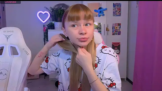 Britney Lynch online show from October 14, 10:56 pm