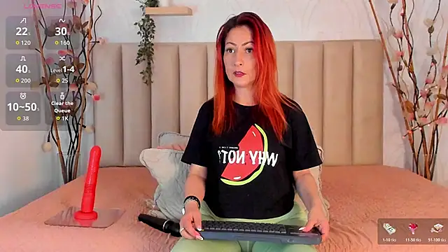 ivone adams online show from April 14, 9:04 pm