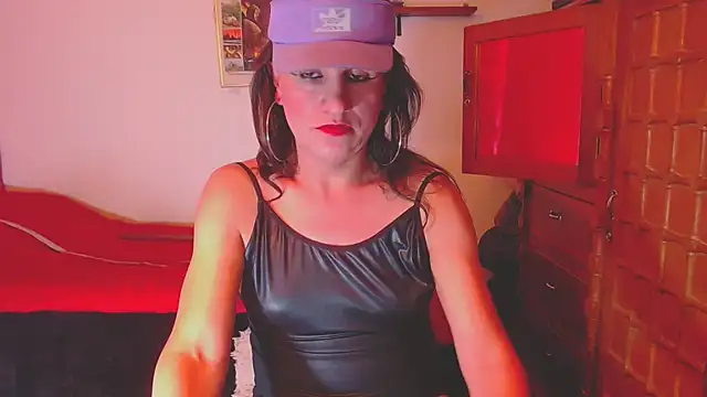 LorenJade online show from November 9, 9:38 am