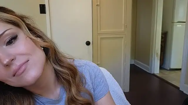 sexylilly69 online show from April 7, 10:34 pm