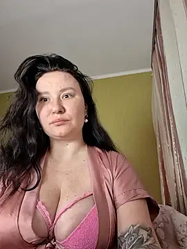 AlexaLexie online show from January 8, 1:37 pm