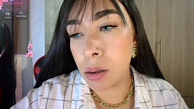 leahtemptation3 online show from May 15, 11:07 pm