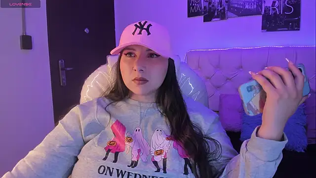 Roxxanne Bail online show from February 12, 2:46 am