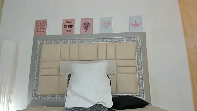 GingerDollx online show from October 21, 8:35 pm