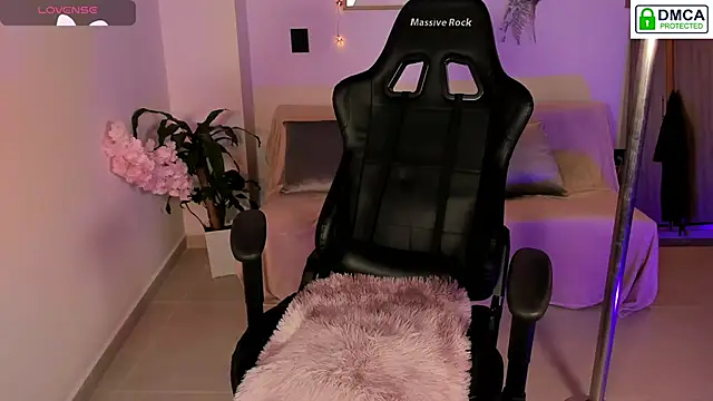 Lilabril online show from December 16, 3:07 pm