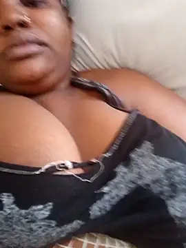 queennapal online show from April 16, 11:32 am