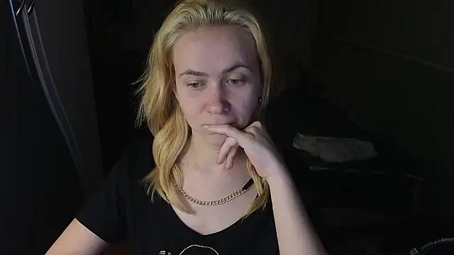 Riley Roo online show from January 7, 6:22 pm