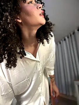 Lianh Benett online show from September 14, 7:39 am