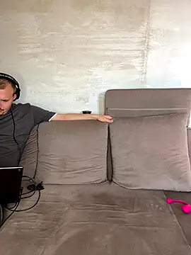 MrMrsRight online show from September 12, 8:56 am