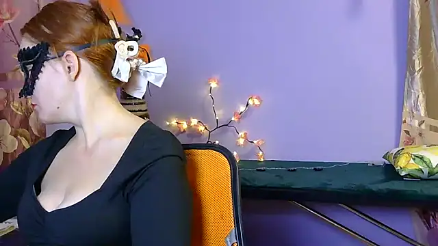  Kitti  online show from October 31, 5:17 pm