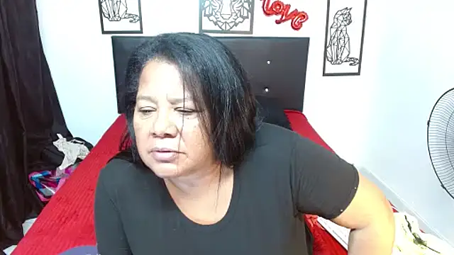 Shanttal0272 online show from October 19, 12:01 am