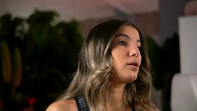 KellyMathews online show from March 19, 3:11 am