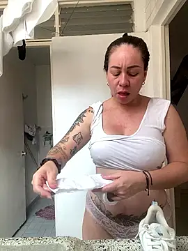 HealingHoney online show from January 5, 6:00 pm