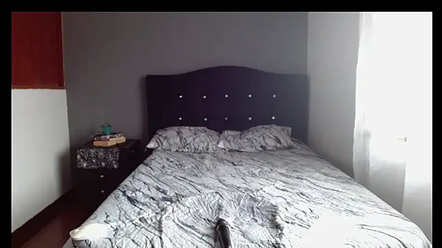 Emilia 1995 online show from March 25, 8:12 pm