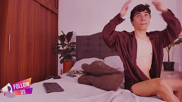 2gays 1Str8 online show from November 3, 2:48 am