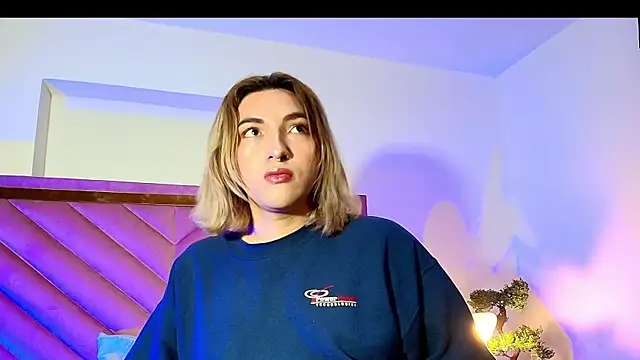 TomLondon  online show from September 16, 12:13 pm