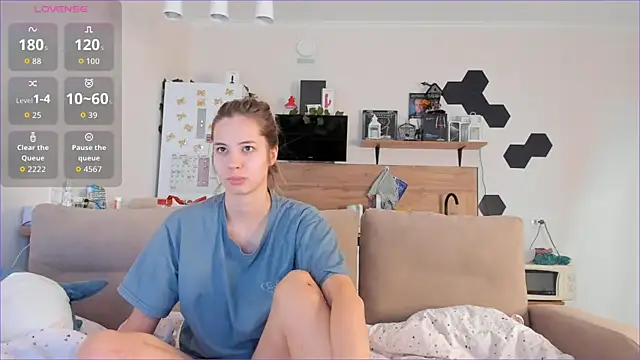 Girl alone home online show from September 19, 3:38 am