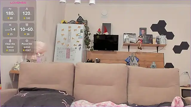 Girl alone home online show from March 6, 3:29 pm