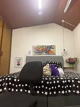 karlamorris  online show from March 16, 1:15 pm