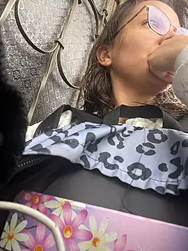 karlamorris  online show from March 30, 1:11 pm