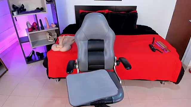 Veronica Jacobss online show from September 18, 8:51 pm