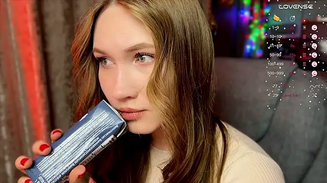 ChloeMillerMeow online show from November 27, 5:49 pm