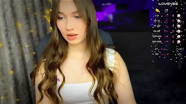 ChloeMillerMeow online show from September 12, 6:26 pm