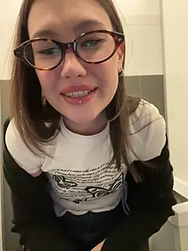 RinaCat online show from November 30, 6:06 am