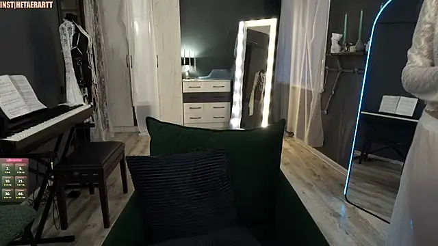 Alexandra Demore online show from May 31, 7:37 pm