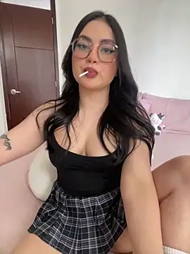 montmariana online show from June 5, 5:52 pm