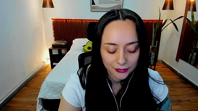 KatherineBond online show from February 11, 7:26 pm