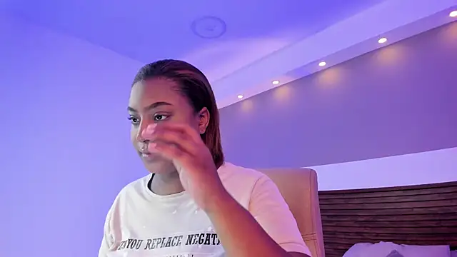 Adelehottman online show from April 1, 12:28 pm