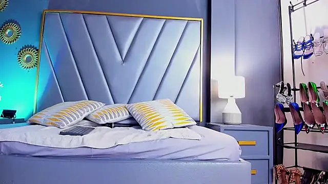 BrendaAdams  online show from September 18, 10:58 am